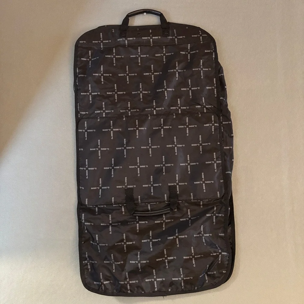 SIGG Switzerland Black Logo Print Foldable Travel Garment Bag Suit Carrier 37